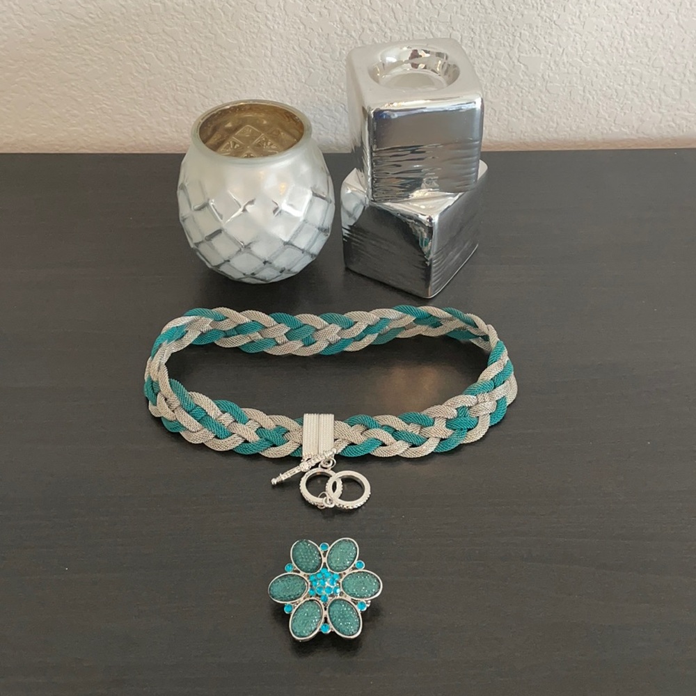 Boutique Magnetic Green & Silver Necklace & Ring